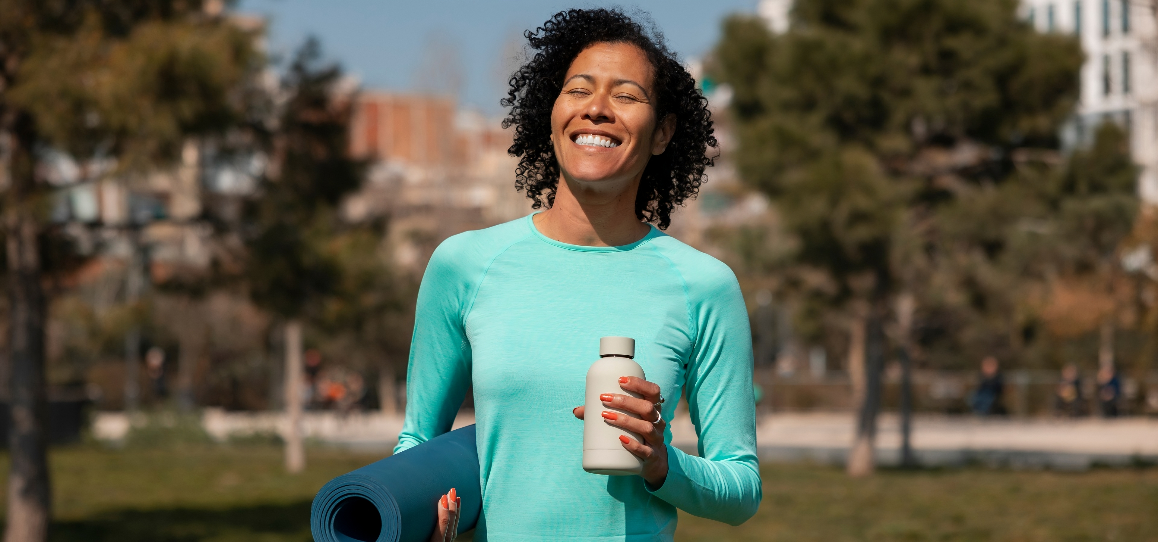 mulher-com-alivio-dor-nas-juntas